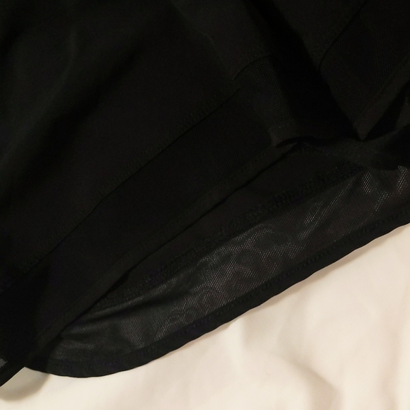 Exercise shorts - Picture 2 of 3